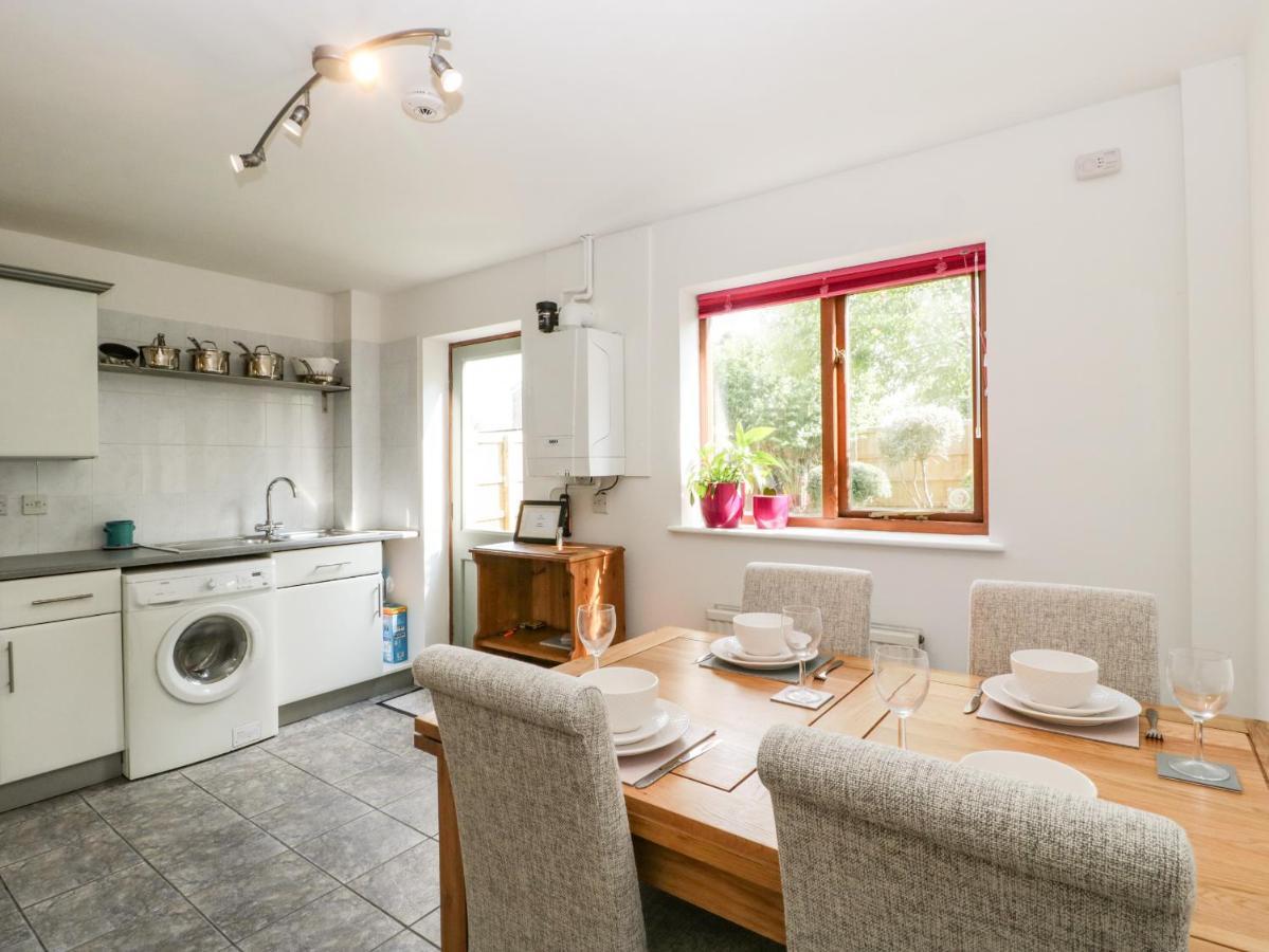 16 Mythern Meadow Bradford-On-Avon ภายนอก รูปภาพ